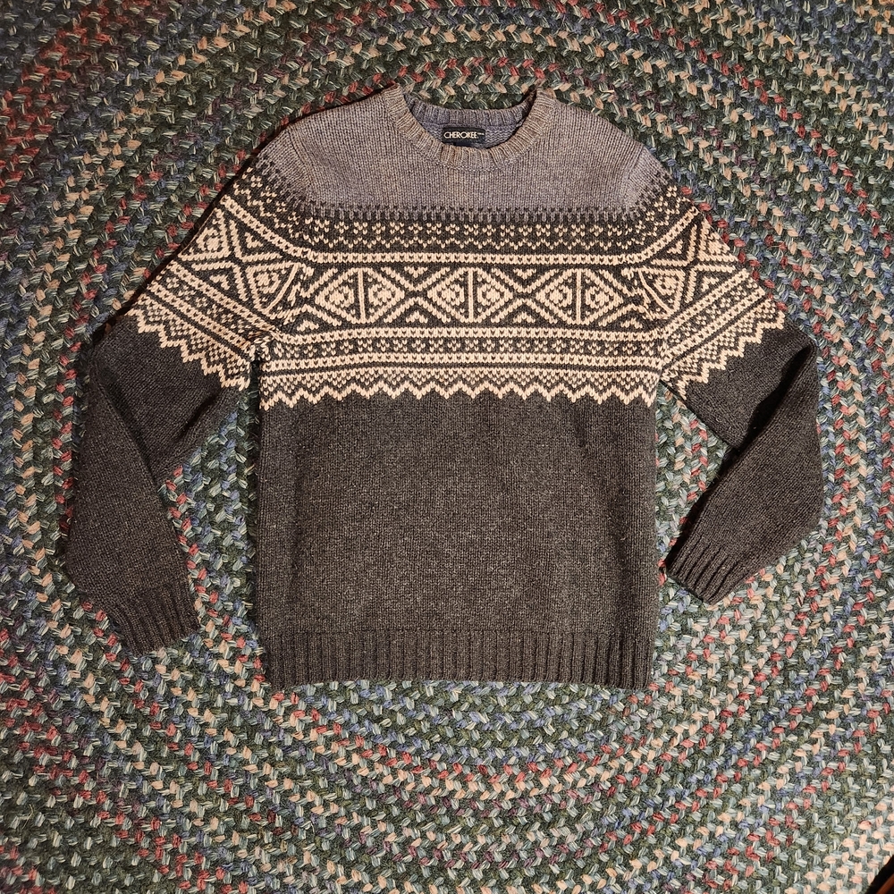 Cherokee Sweater in Gray and Cream Nordic Design Size M